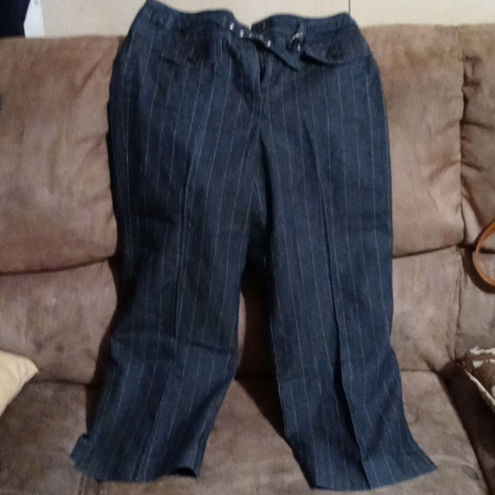 Knee pants
